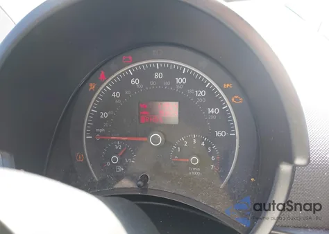 2010 Volkswagen New Beetle 2.5L z USA, uszkodzony, nr VIN 3VWPG3AG4AM007875